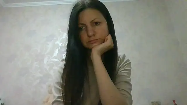 AliseWats online show from May 17, 2026, 8:09 pm