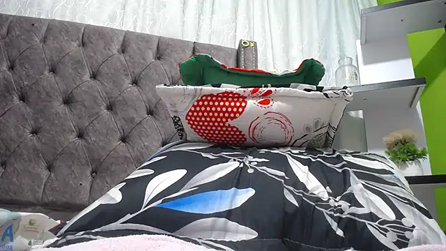 ANA-BULLOCK- online show from December 14, 2025, 12:11 pm