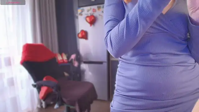 Snapshot of emlana chatting on April 1, 2026, 11:33 am emlana online show from April 1, 2026, 11:33 am