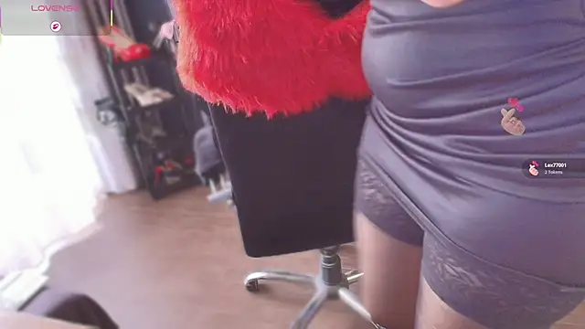 Snapshot of emlana chatting on April 15, 2026, 1:15 pm emlana online show from April 15, 2026, 1:15 pm