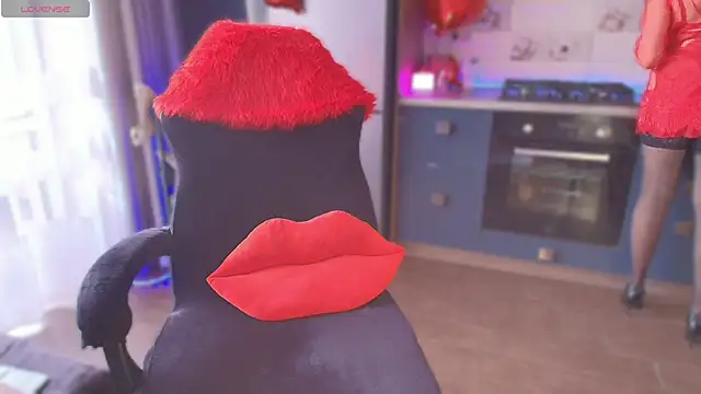 Snapshot of emlana chatting on March 23, 2026, 2:28 pm emlana online show from March 23, 2026, 2:28 pm