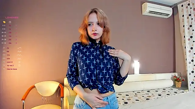 EsmeDecoursey online show from March 18, 2025, 3:22 pm