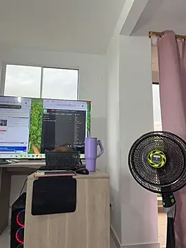 Snapshot of AlesiaCooper chatting on July 12, 2026, 10:43 pm AlesiaCooper online show from July 12, 2026, 10:43 pm