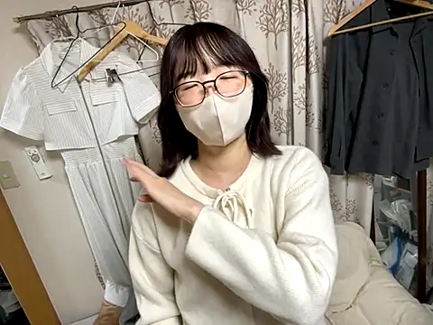 Snapshot of sa_mon_xx chatting on November 7, 2025, 11:37 am sa mon xx online show from November 7, 2025, 11:37 am