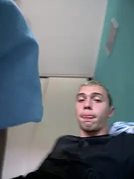 Snapshot of milan8886 chatting on October 17, 2025, 11:23 am milan8886 online show from October 17, 2025, 11:23 am