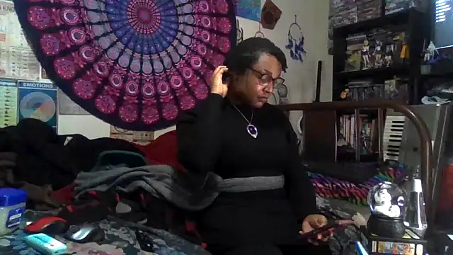 GardeniaFields online show from November 30, 2025, 5:19 am