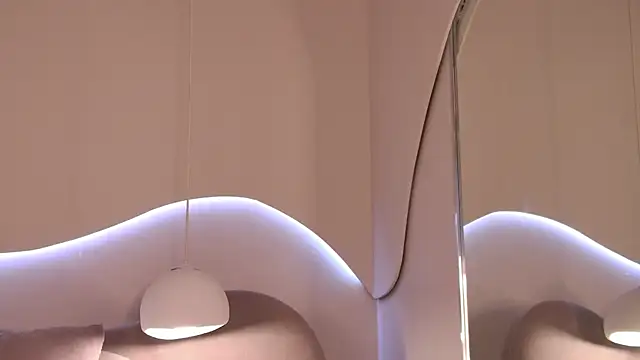 MiraBliss online show from March 8, 2026, 5:27 pm