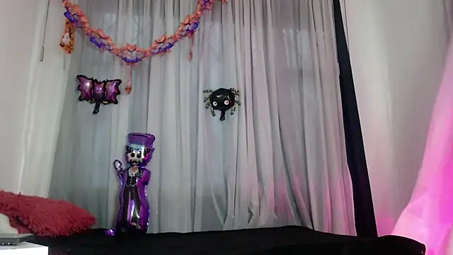 violettsuncs online show from October 10, 2025, 10:10 pm