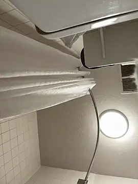 flores6cachondo9 online show from December 17, 2025, 12:10 pm