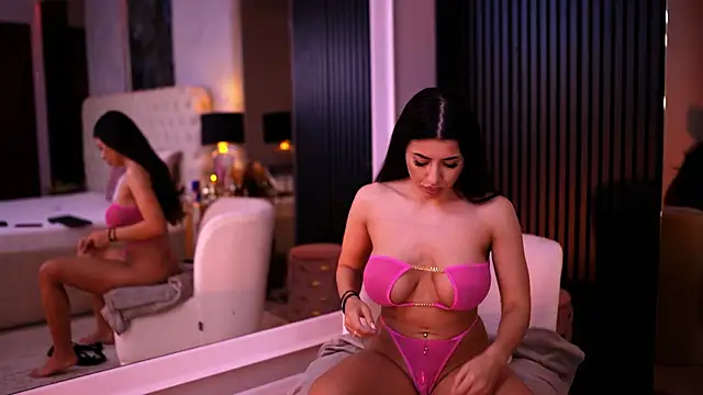 Snapshot of TanyaVonDe chatting on April 1, 2026, 5:10 pm TanyaVonDe online show from April 1, 2026, 5:10 pm