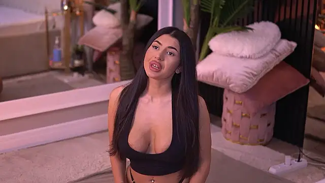 Snapshot of TanyaVonDe chatting on March 16, 2026, 5:48 pm TanyaVonDe online show from March 16, 2026, 5:48 pm