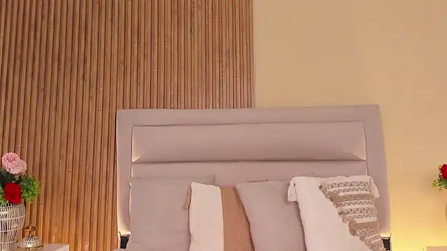 FatimaEvans online show from November 24, 2025, 5:57 pm