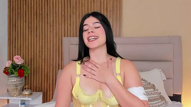 FatimaEvans online show from December 19, 2025, 9:28 pm