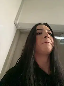 MagieeThomson online show from November 5, 2025, 11:24 am