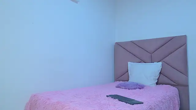 Snapshot of eva_sin18 chatting on May 7, 2026, 11:19 pm eva sin18 online show from May 7, 2026, 11:19 pm