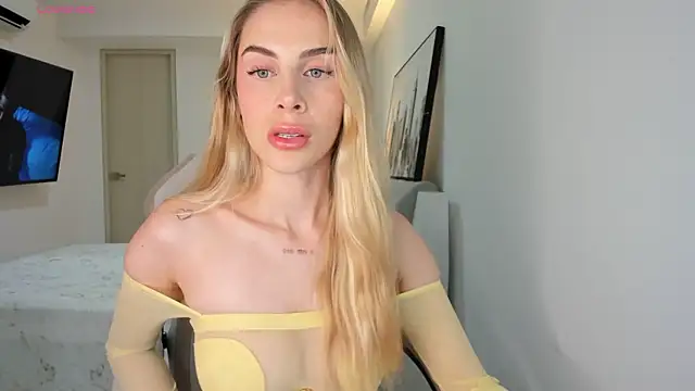 Danyblonde  online show from October 26, 2025, 4:13 am