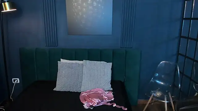 roxy hell online show from January 17, 2026, 12:42 pm