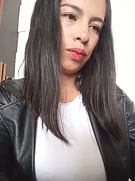 Snapshot of Nathaly_12 chatting on May 25, 2026, 6:17 pm Nathaly 12 online show from May 25, 2026, 6:17 pm