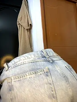 VictoriaGerard Pink online show from October 23, 2025, 2:32 am