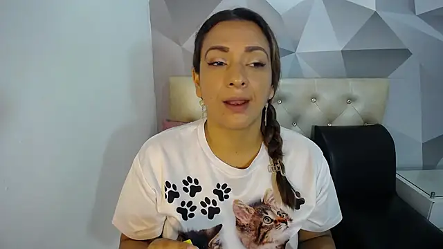 Milf-Prettyboobs online show from November 29, 2025, 10:59 am