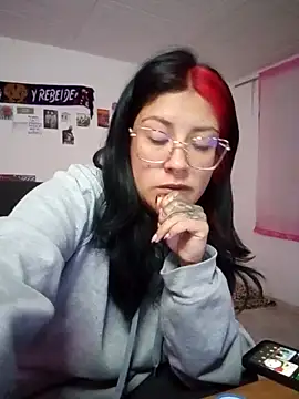 Snapshot of DaniPoison chatting on February 17, 2026, 12:24 pm DaniPoison online show from February 17, 2026, 12:24 pm