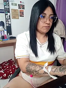 Snapshot of DaniPoison chatting on March 26, 2026, 7:45 pm DaniPoison online show from March 26, 2026, 7:45 pm