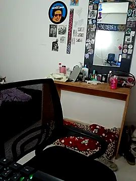 Snapshot of DaniPoison chatting on March 13, 2026, 12:43 pm DaniPoison online show from March 13, 2026, 12:43 pm