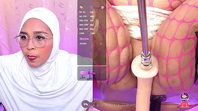 Snapshot of BBWHijab chatting on September 16, 2025, 5:08 am BBWHijab online show from September 16, 2025, 5:08 am