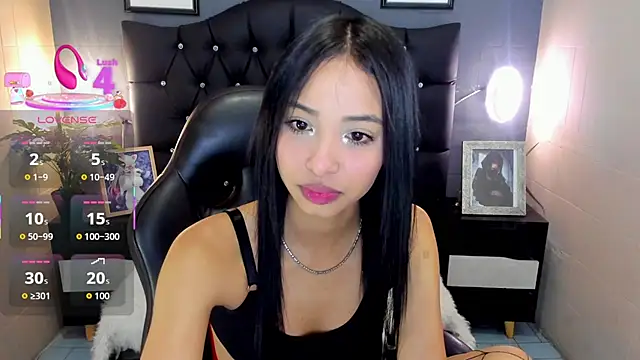 Lissandra 18 online show from November 8, 2025, 4:16 am