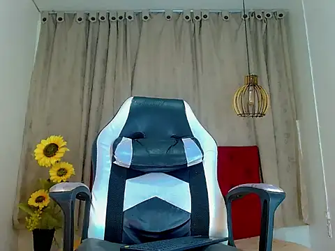 Snapshot of alexsandra_kiss chatting on February 9, 2026, 11:30 am alexsandra kiss online show from February 9, 2026, 11:30 am