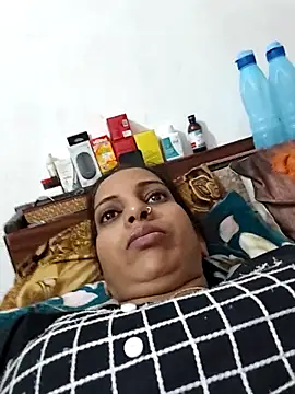 Hotty-Nidhi online show from February 18, 2026, 3:04 am