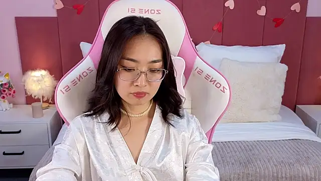 Snapshot of JaliaBennet chatting on March 22, 2025, 10:39 am JaliaBennet online show from March 22, 2025, 10:39 am