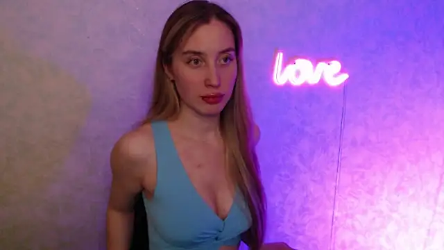 MiaMoore333 online show from March 9, 2025, 4:00 pm