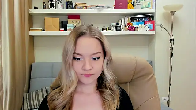 Snapshot of Kara_Smith_ chatting on January 5, 2025, 9:57 pm Kara Smith  online show from January 5, 2025, 9:57 pm