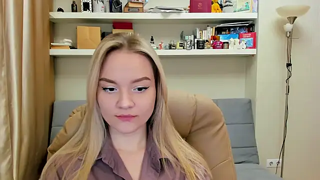 Snapshot of Kara_Smith_ chatting on March 11, 2025, 11:58 pm Kara Smith  online show from March 11, 2025, 11:58 pm