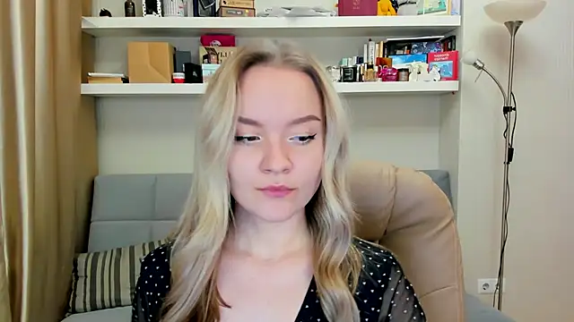Snapshot of Kara_Smith_ chatting on December 2, 2024, 1:09 am Kara Smith  online show from December 2, 2024, 1:09 am