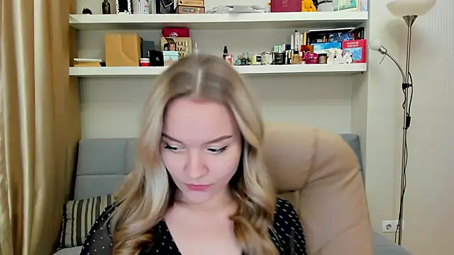 Snapshot of Kara_Smith_ chatting on December 1, 2024, 9:20 pm Kara Smith  online show from December 1, 2024, 9:20 pm