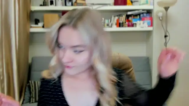 Snapshot of Kara_Smith_ chatting on October 3, 2025, 9:05 pm Kara Smith  online show from October 3, 2025, 9:05 pm
