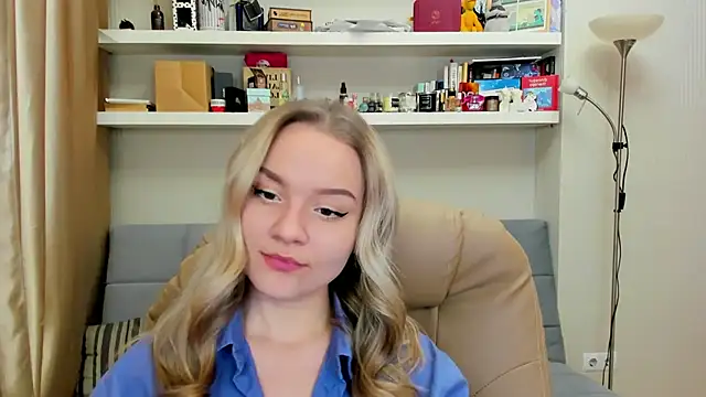 Snapshot of Kara_Smith_ chatting on December 5, 2024, 10:06 pm Kara Smith  online show from December 5, 2024, 10:06 pm