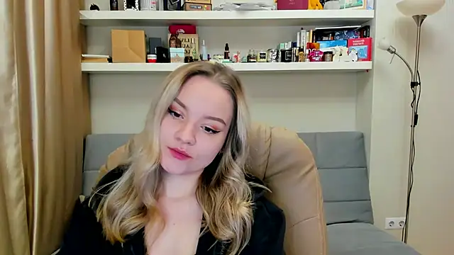 Snapshot of Kara_Smith_ chatting on December 12, 2024, 11:03 pm Kara Smith  online show from December 12, 2024, 11:03 pm