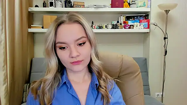 Snapshot of Kara_Smith_ chatting on December 9, 2024, 9:16 pm Kara Smith  online show from December 9, 2024, 9:16 pm