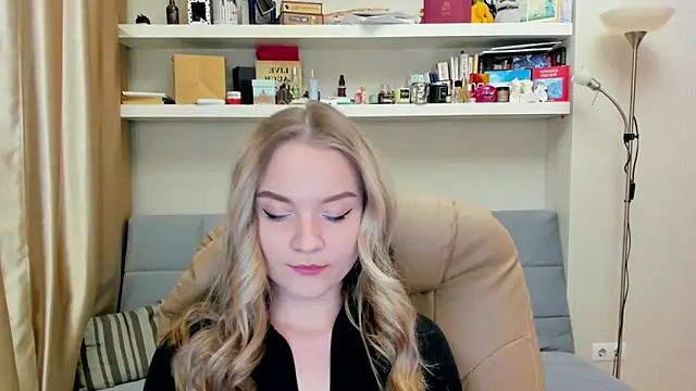 Snapshot of Kara_Smith_ chatting on January 11, 2025, 10:51 pm Kara Smith  online show from January 11, 2025, 10:51 pm