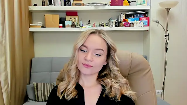 Snapshot of Kara_Smith_ chatting on February 23, 2025, 9:26 pm Kara Smith  online show from February 23, 2025, 9:26 pm