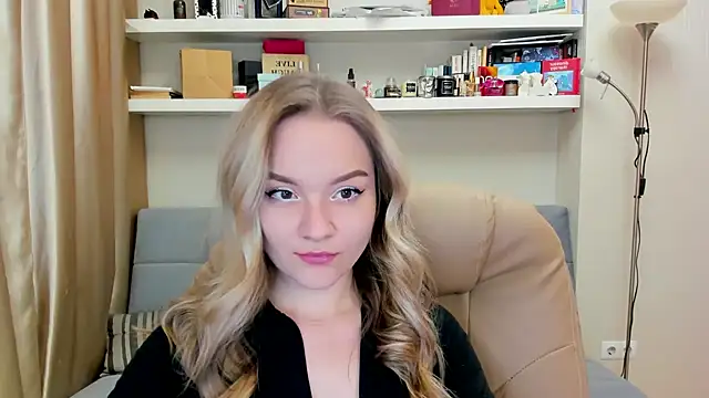 Snapshot of Kara_Smith_ chatting on December 30, 2024, 12:00 am Kara Smith  online show from December 30, 2024, 12:00 am