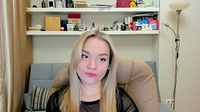 Snapshot of Kara_Smith_ chatting on February 22, 2025, 12:27 am Kara Smith  online show from February 22, 2025, 12:27 am