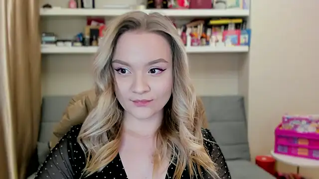 Kara Smith  online show from April 4, 2026, 11:22 pm