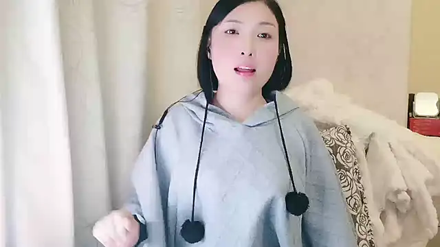 Rachel-6600 online show from December 5, 2025, 9:19 am