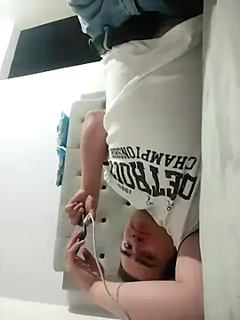 Andy-rtg online show from November 24, 2025, 2:33 am