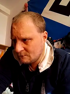 Atze202518 online show from October 13, 2025, 12:18 pm