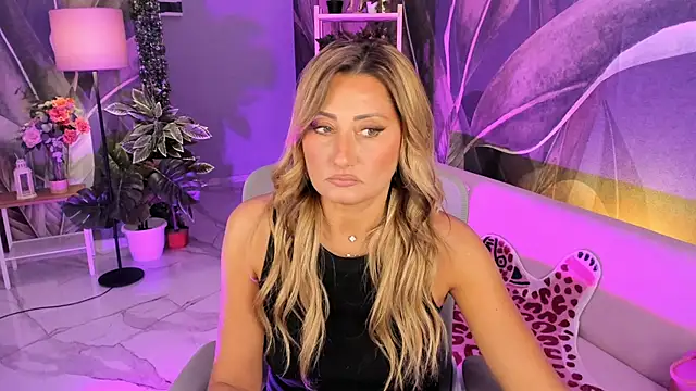 SarahAlluring online show from September 11, 2025, 11:54 am